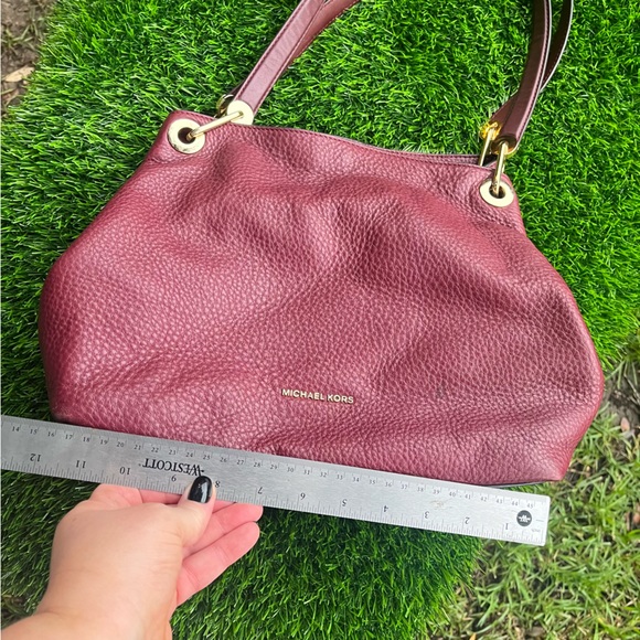 MICHAEL KORS AUTHENTIC GENUINE PEBBLED LEATHER DEEP PURPLE GOLD TONE TONE TRIM - Picture 12 of 16